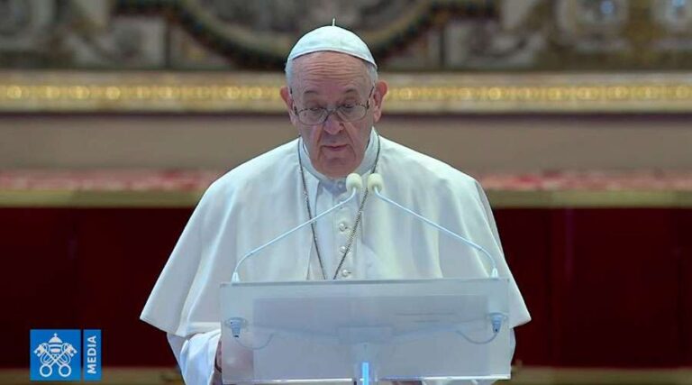 Mensaje Pascual del Papa Francisco de 2020 previo a la bendición Urbi et Orbi