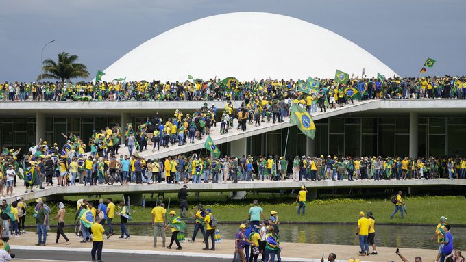 Frente Amplio condenó ataque a democracia en Brasil