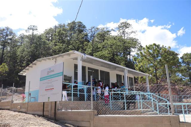 Honduras apuesta por reparar más mil centros escolares en 2023