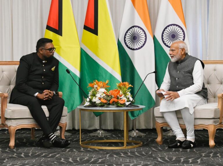 El primer ministro de la India se reúne con los presidentes de Guyana y Surinam