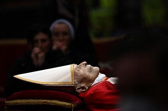 Costa Rica confirma participación en funeral de papa emérito