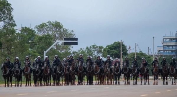 Más de 1.200 arrestados en el desalojo del campamento bolsonarista de Brasilia