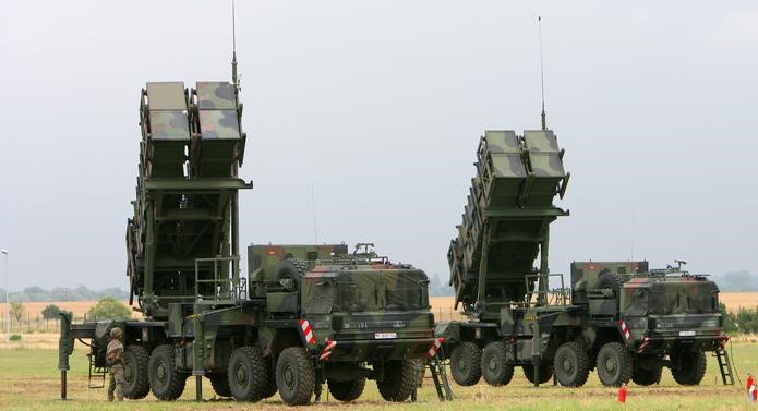 Militares alemanes se desplegarán en Polonia para atender sistema Patriot, según medios