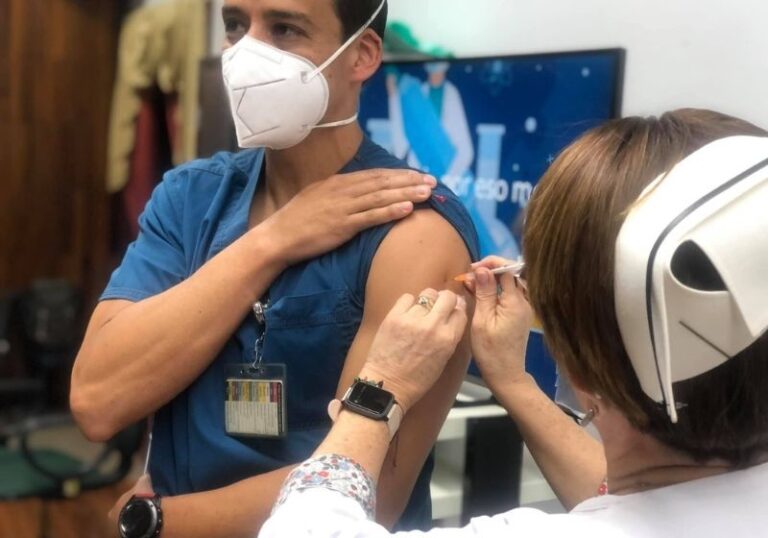 Menos de 10 por ciento de costarricenses completó vacunación contra Covid-19