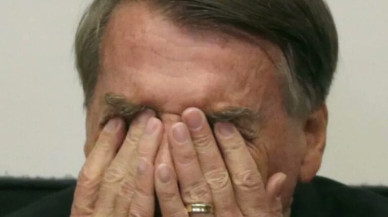Esposa de Bolsonaro confirma internación del expresidente en EEUU por «dolor abdominal»
