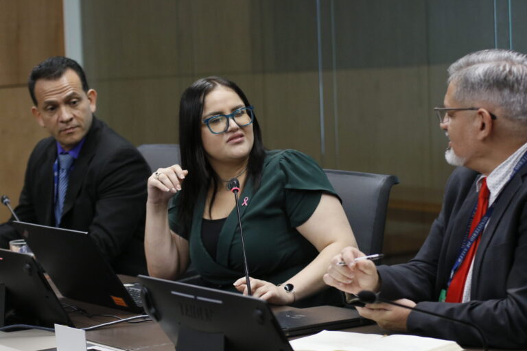 Renunció la ministra de Salud Joselyn Chacón