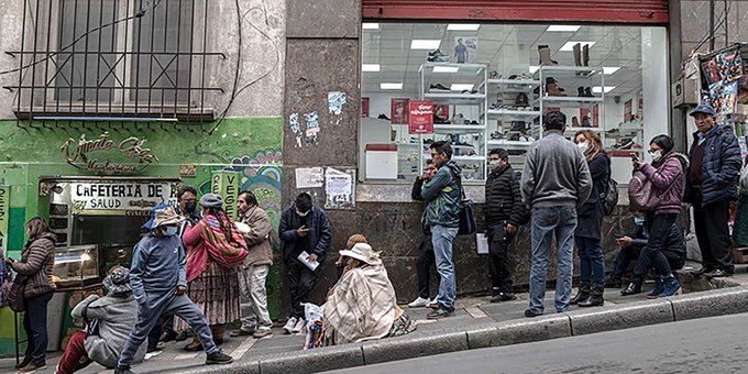 Desdolarización en Bolivia: herramienta contra el fantasma de la crisis financiera