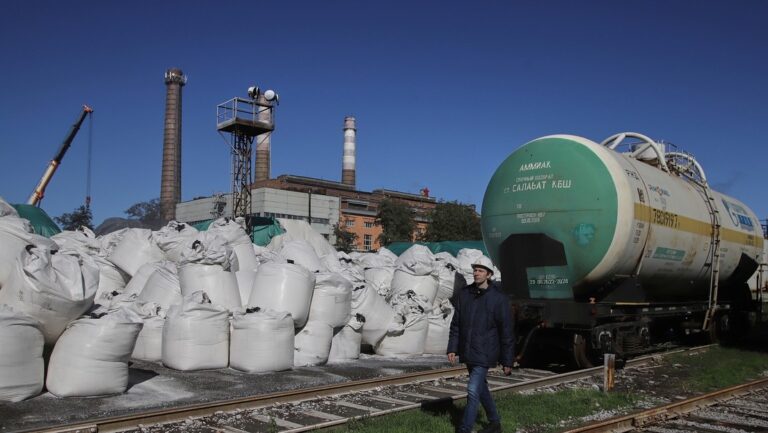 Rusia afirma que el barco con fertilizantes rusos donados no llegó a su destino en Malaui