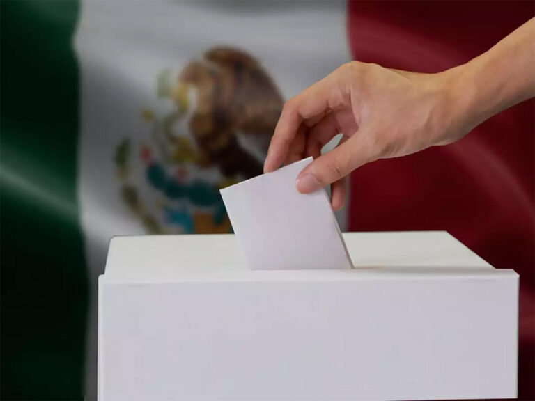 Precandidatos presidenciales de oposición mexicana se hacen visibles