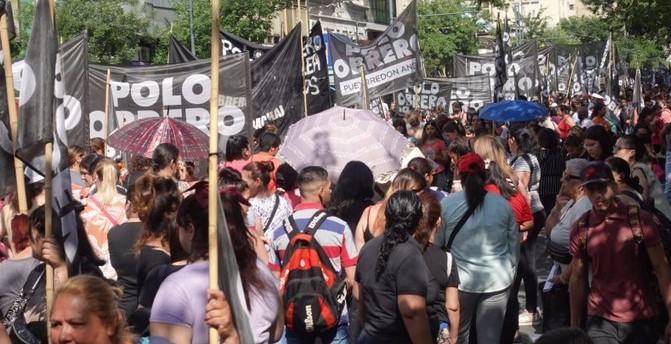 Organizaciones sociales de Argentina realizan cortes de ruta contra el ajuste del Gobierno