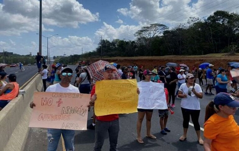 Continúan protestas en provincia panameña por acceso al agua potable