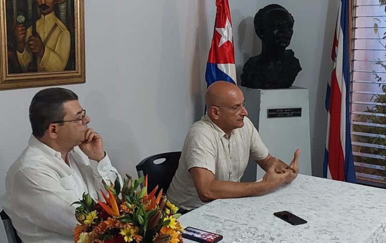 Historiador cubano disertó en Costa Rica sobre Gómez y Maceo