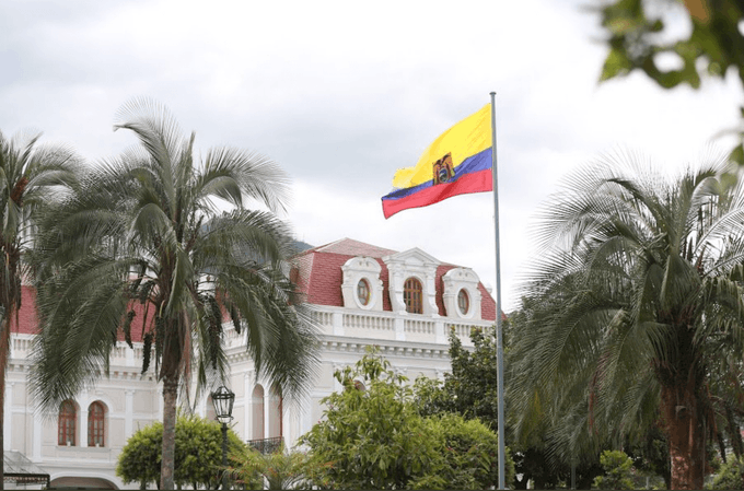 El parlamento ecuatoriano insta a la Policía Nacional a respetar la institucionalidad