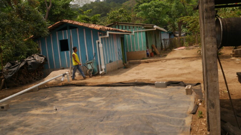 Video: “Cosecha” de agua lluvia, esperanza para Corredor Seco Centroamericano