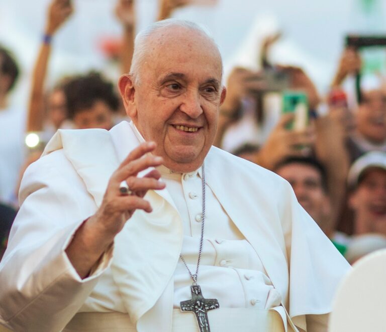El Papa expresa un «gran dolor» por su «querida Ucrania»