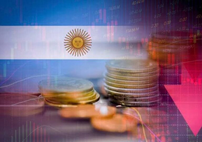 Entidades sociales y políticas de Argentina se manifiestan contra el ajuste y la inflación