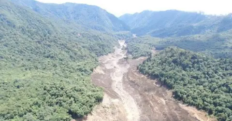 Especialistas analizan deslizamiento en el Parque Nacional del Agua