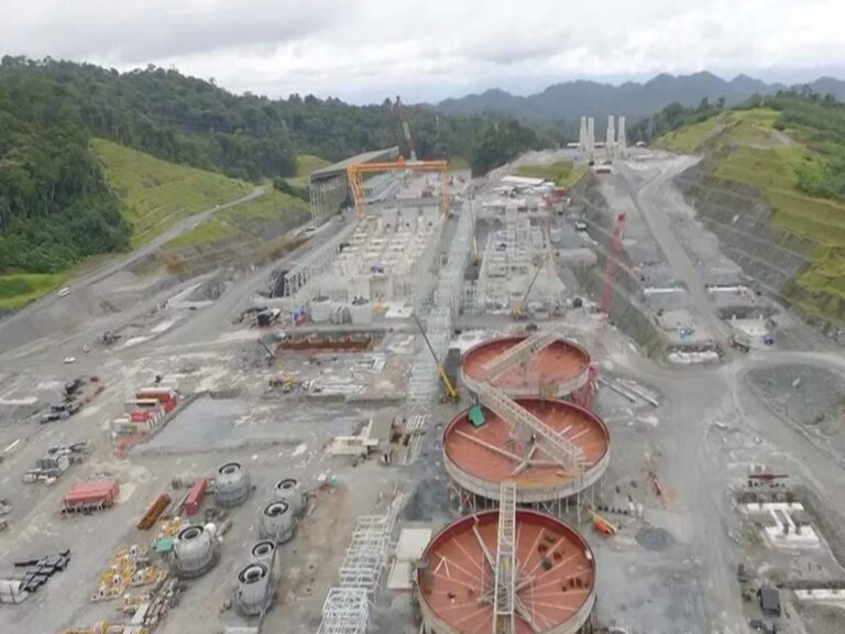 Minera Panamá amenaza con cerrar operaciones de procesamiento