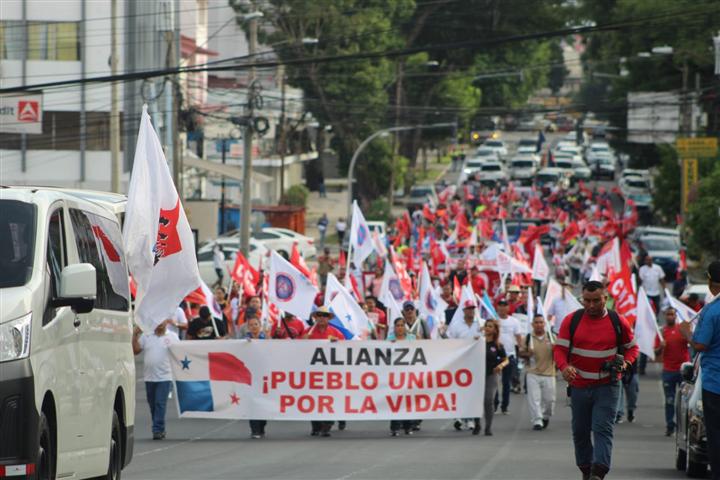 Clamor en Panamá para derogar acuerdo con minera canadiense
