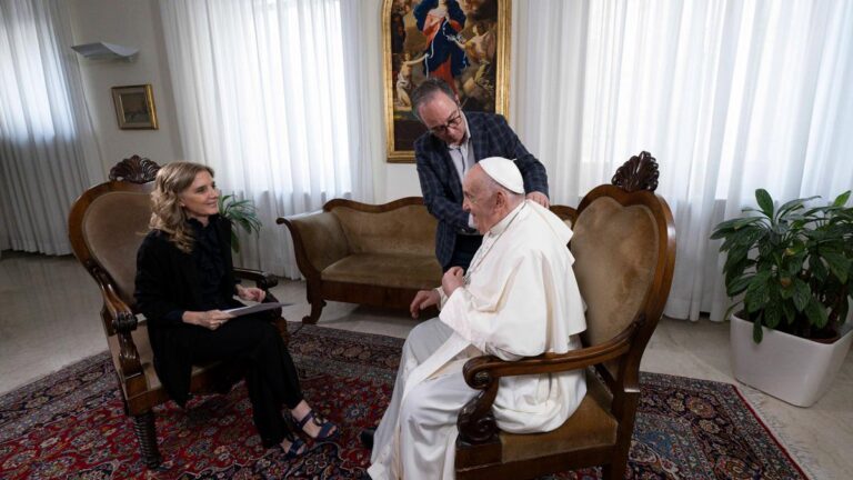 Papa Francisco: “La guerra es la gran enemiga del diálogo universal que necesitamos”