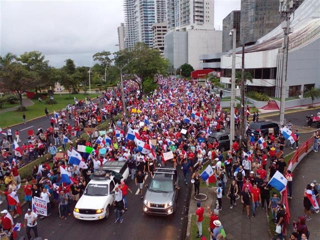 Crece descontento popular en Panamá