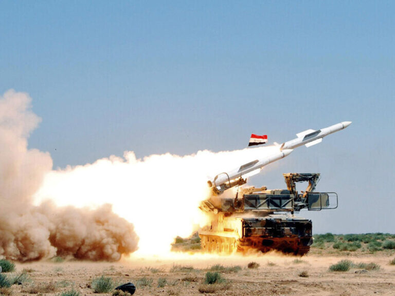 Israel lanza dos ataques con andanadas de misiles contra Siria