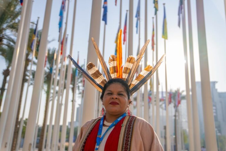Pueblos indígenas, visibles en la COP28, invisibles en los acuerdos