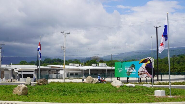 Presidentes de Panamá y Costa Rica inauguran paso fronterizo valorado en $33 millones