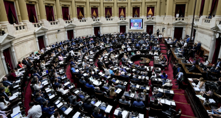 Diputados de Argentina dan media sanción a proyecto de la «ley ómnibus» de Milei