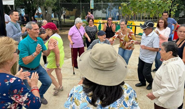 Varias ciudades ticas unidas a comunidades amigables con los adultos mayores