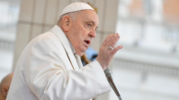 Papa pide oraciones por los dos estados, «Palestina e Israel»