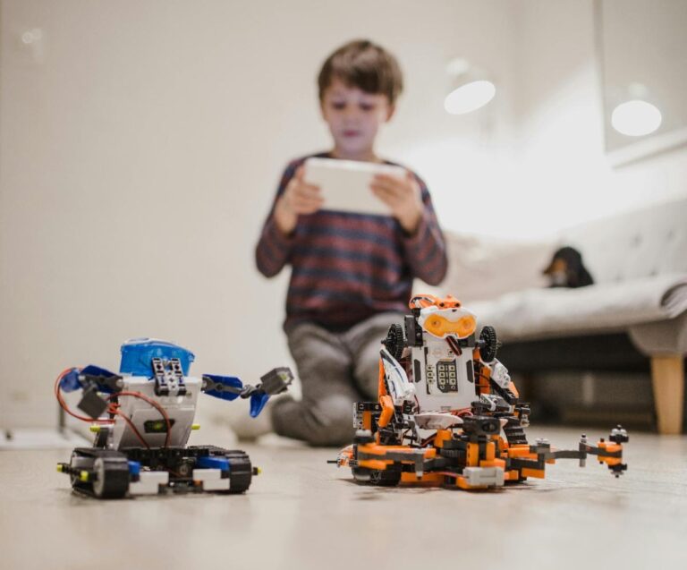 Vulnerabilidades en juguetes inteligentes ponen a los niños en riesgo de interactuar con ciberdelincuentes