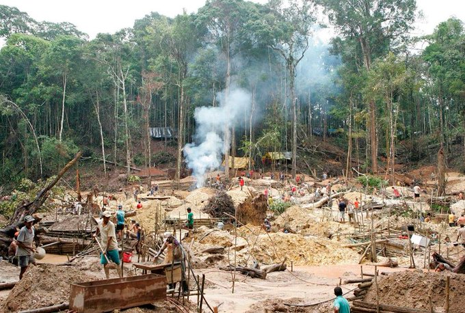 Fiscalía peruana incauta maquinaria de minería ilegal en Amazonía