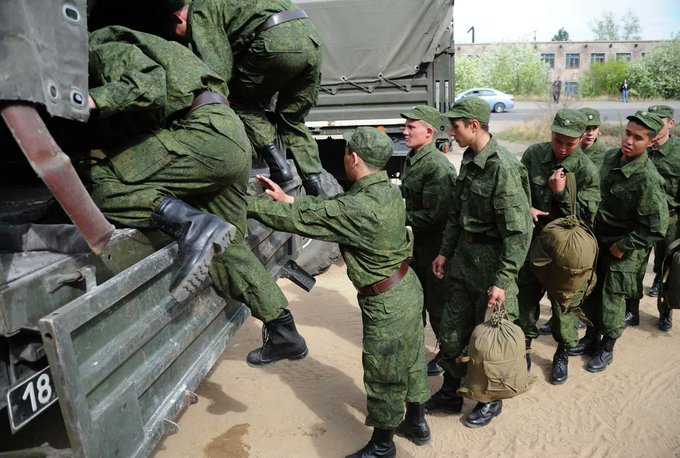 Nuevos reclutas rusos seguirán al margen de operación militar en Ucrania