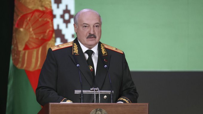 Lukashenko descarta que Francia defienda a Ucrania