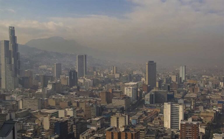 Emiten recomendaciones por deterioro del aire en capital de Colombia