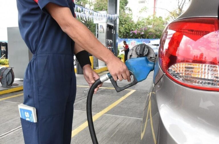 Costa Rica utilizará mezcla de alcohol y gasolina en autos para 2025