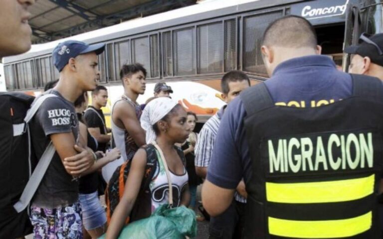 Costa Rica rechaza propuesta británica de recibir migrantes