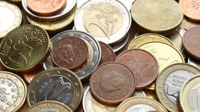 España desmantela el mayor taller de fabricación de monedas falsas