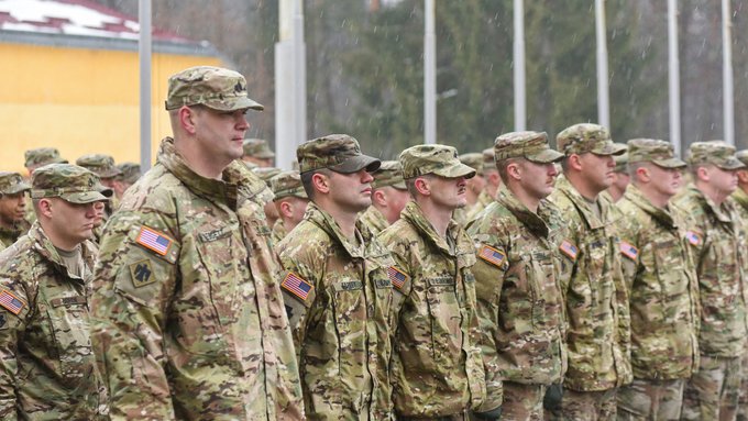 EEUU baraja enviar más asesores militares a su embajada en Kiev
