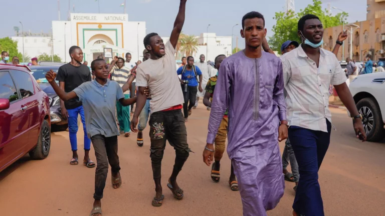 Manifestaciones masivas en Níger para exigir la retirada de las tropas EEUU