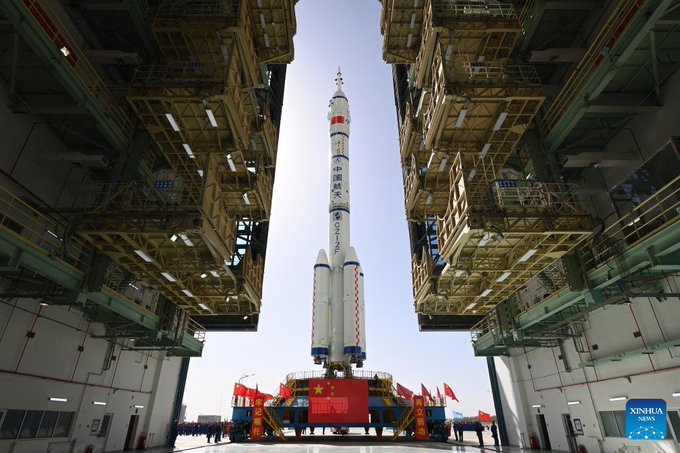 Nave espacial tripulada Shenzhou-18 lista para despegar