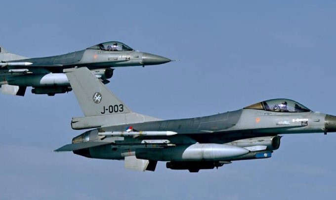 Dinamarca desoye a Rusia y promete aviones F-16 a Ucrania