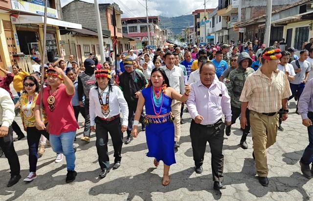 Indígenas Shuar en Ecuador marchan contra la minería